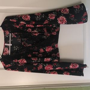 2/$15 * Black floral crop top